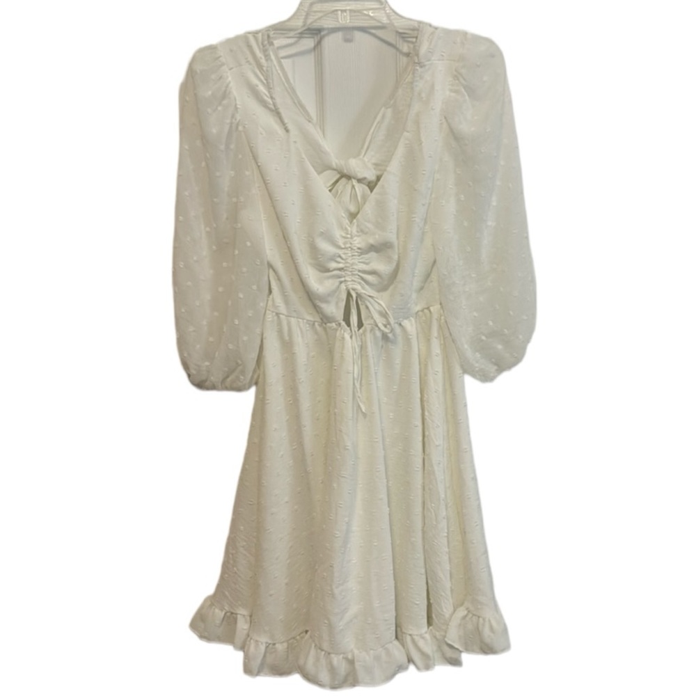 White beautiful dress keyhole in the front tie in the back size medium